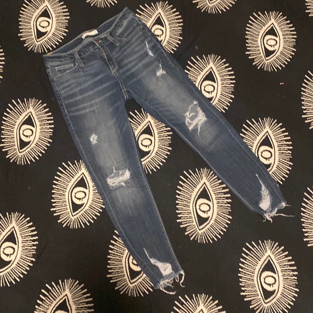 ⚡️2 for $35⚡️ Refined By Daytrip Ripped Jeans